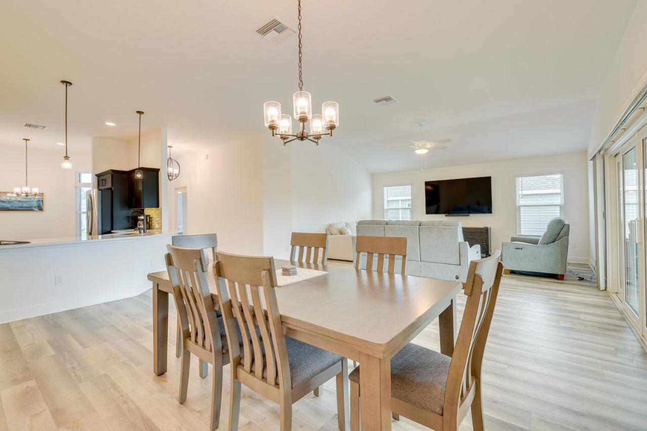 Updated Villages Retreat With Screened Patio! 利斯堡 外观 照片