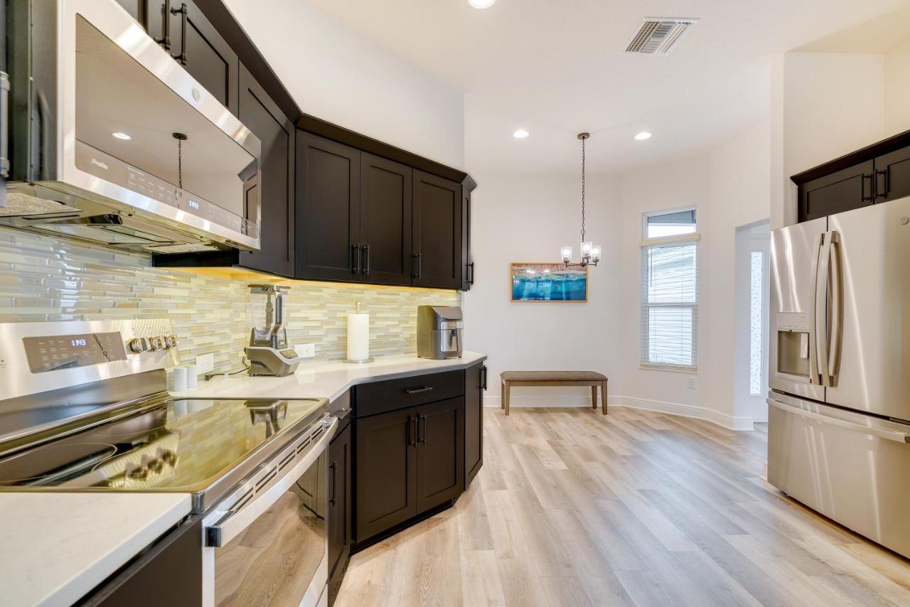 Updated Villages Retreat With Screened Patio! 利斯堡 外观 照片